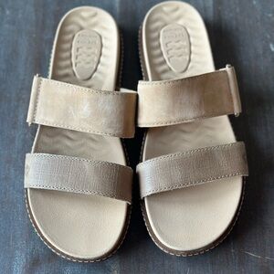 NEW Sperry plushwave leather slide sandals size 7.5 Beige Double Strap
